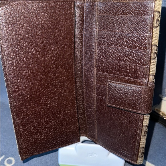 Gucci Beige and Brown Monogram Wallet - Picture 7 of 12